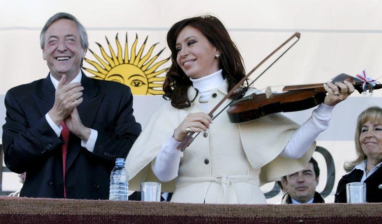 Argentina’s Cristina Fernández, seen in 2007 with husband Nestor Kirchner, is one of many female world leaders with a spouse or father who held prior office. Presidency of Argentina/Reuters